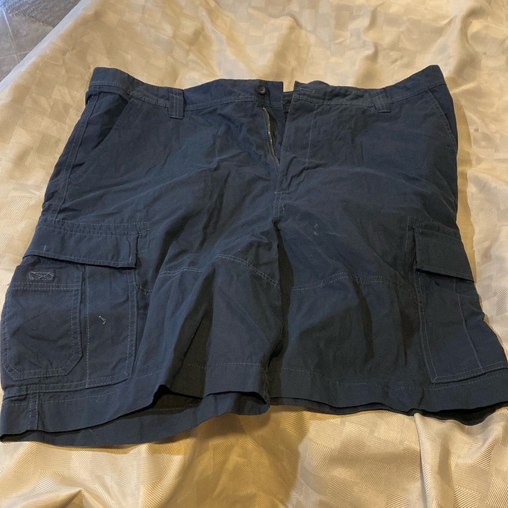 Chaps Blue Cargo Shorts. 42 Waist. NWT.
